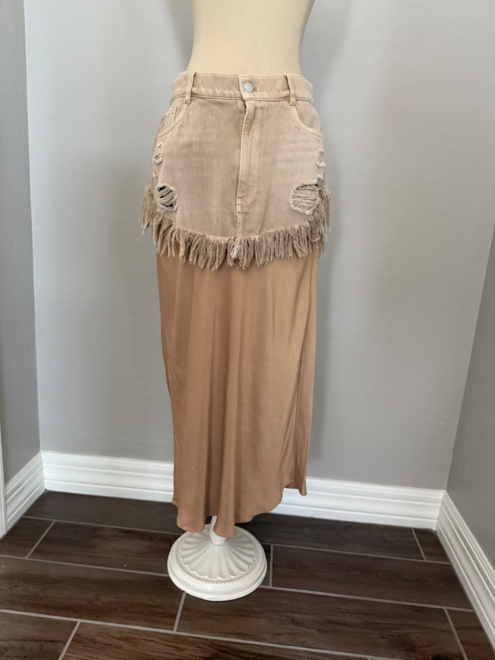 Anthropologie Pilcro Twofer Slip Tan Denim Midi Skirt Size 8 - Picture 8 of 8